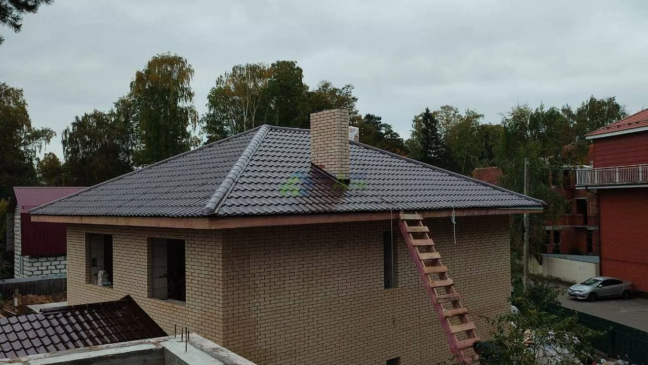 строительство крыши из металлочерепицы